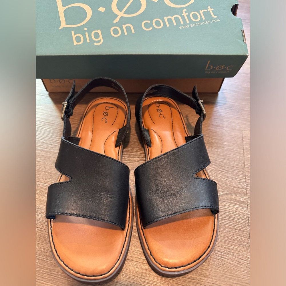 NWT b.o.c. Black didi sandals 8
